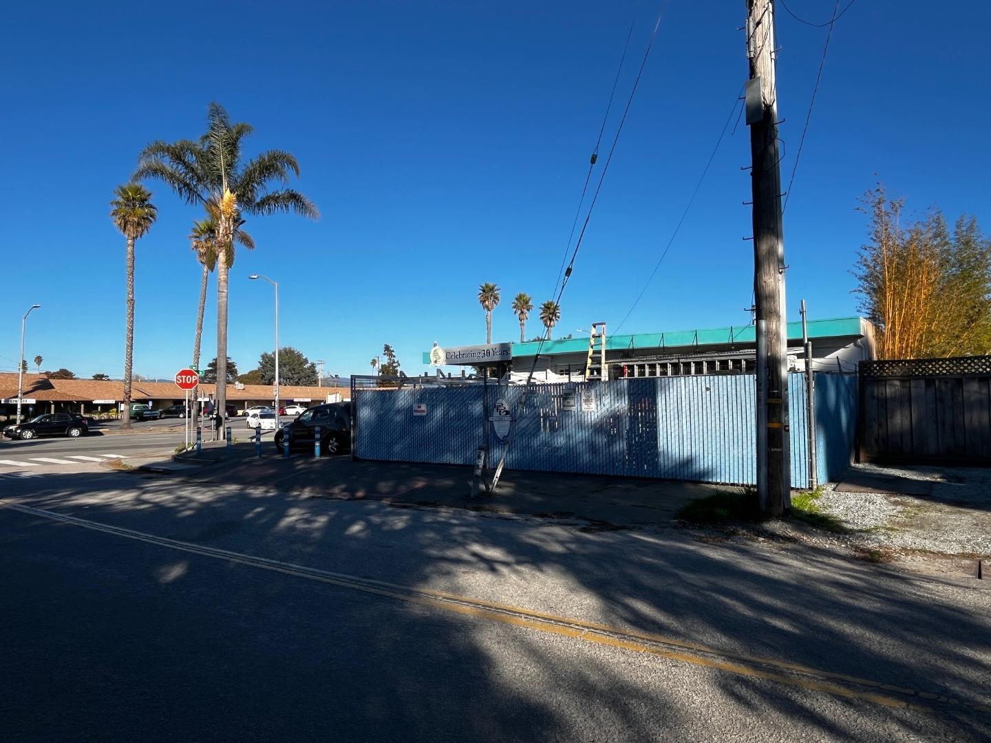 Detail Gallery Image 10 of 10 For 3700 Portola Dr, Santa Cruz,  CA 95062 - – Beds | – Baths