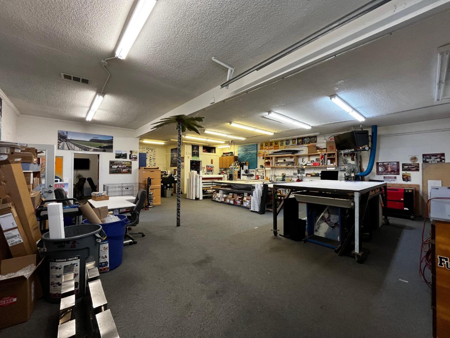 Detail Gallery Image 6 of 10 For 3700 Portola Dr, Santa Cruz,  CA 95062 - – Beds | – Baths