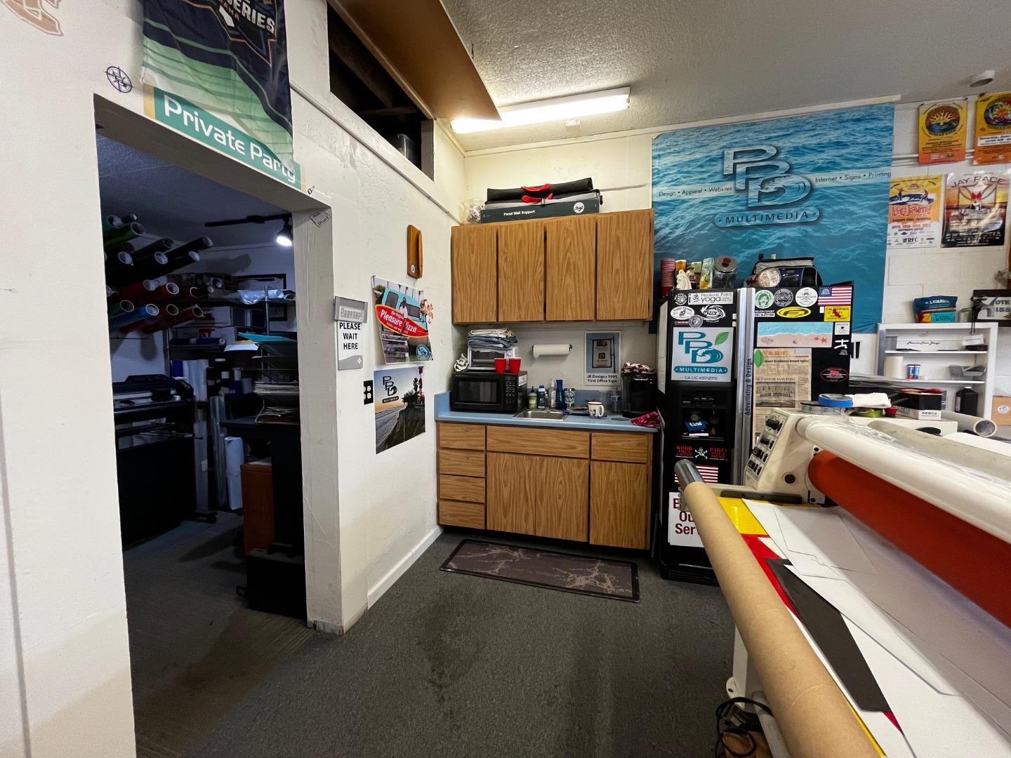 Detail Gallery Image 7 of 10 For 3700 Portola Dr, Santa Cruz,  CA 95062 - – Beds | – Baths