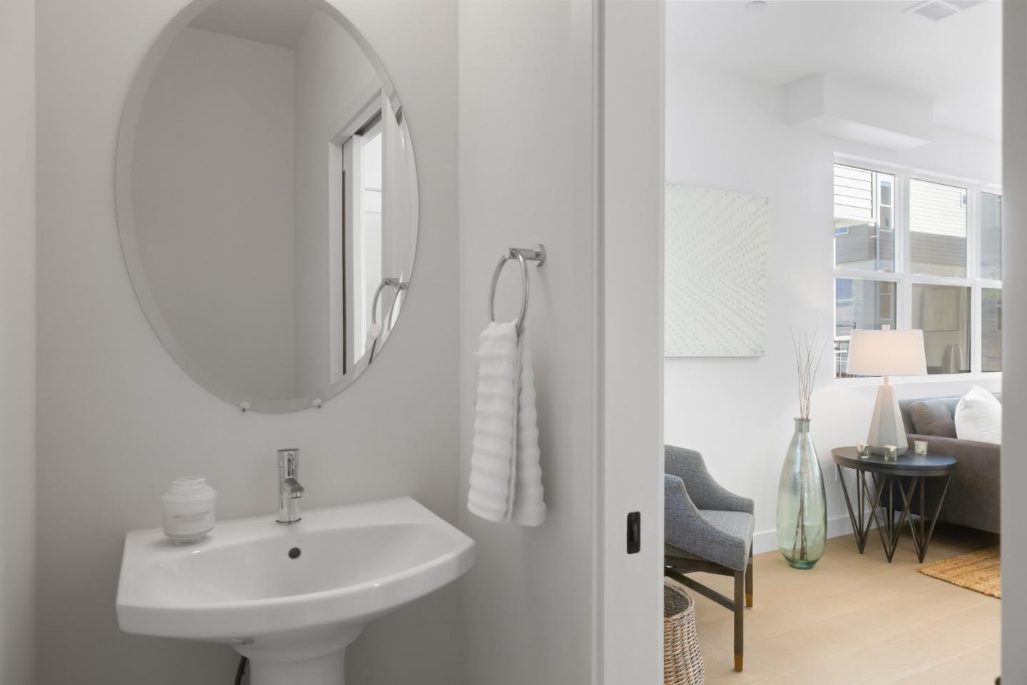 Detail Gallery Image 6 of 28 For 837 Fassler #837,  Pacifica,  CA 94044 - 3 Beds | 3/1 Baths