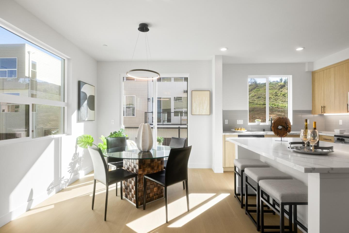 Detail Gallery Image 8 of 28 For 837 Fassler #837,  Pacifica,  CA 94044 - 3 Beds | 3/1 Baths