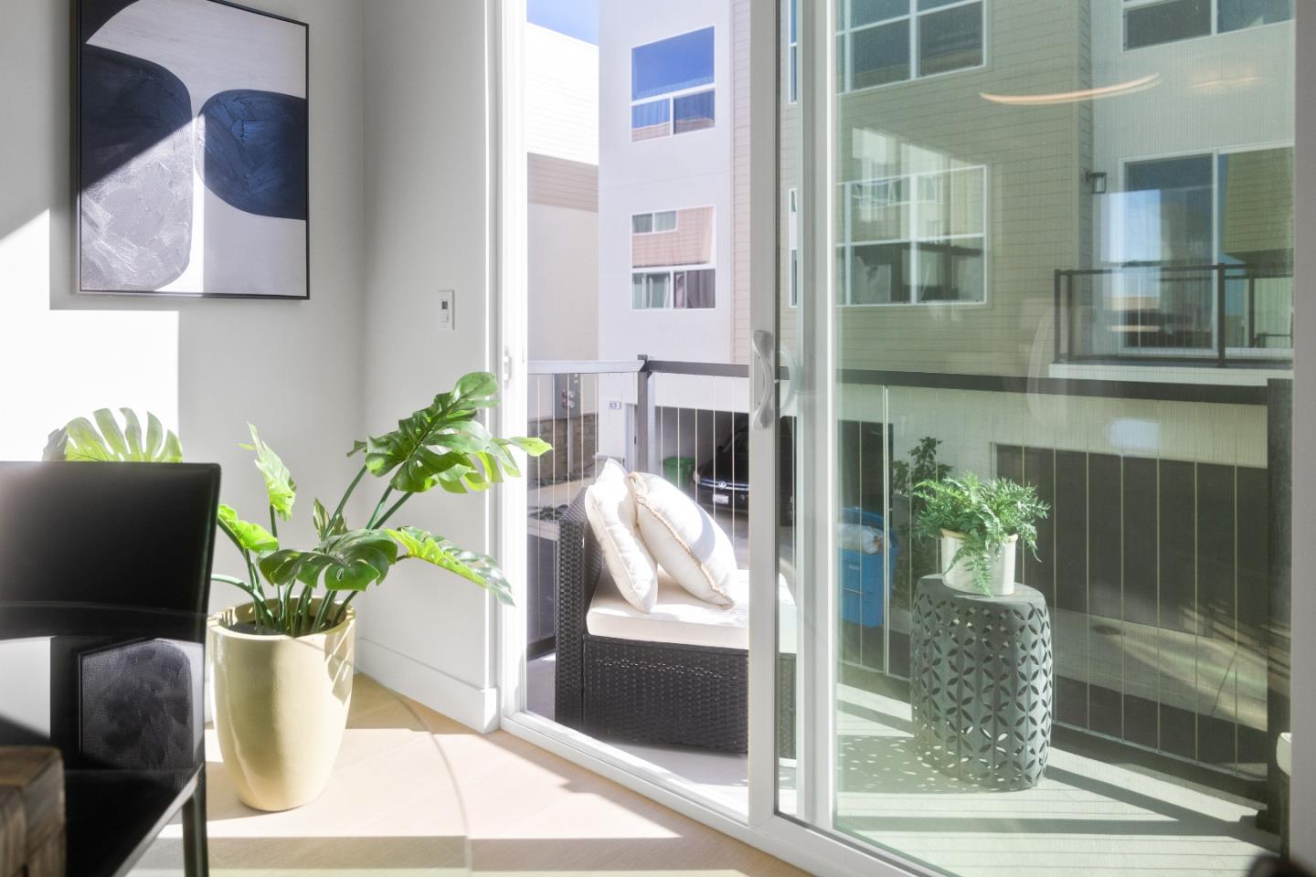 Detail Gallery Image 9 of 28 For 837 Fassler #837,  Pacifica,  CA 94044 - 3 Beds | 3/1 Baths