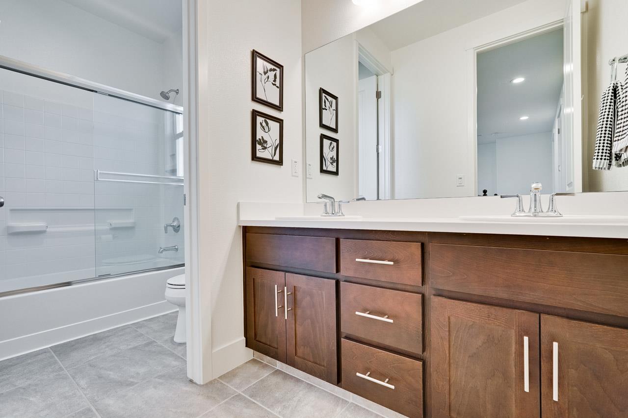 Detail Gallery Image 20 of 32 For 1495 Wildrye Ct, Hollister,  CA 95023 - 4 Beds | 3 Baths