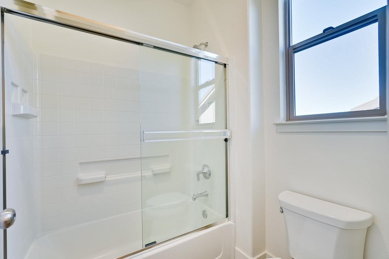 Detail Gallery Image 21 of 32 For 1495 Wildrye Ct, Hollister,  CA 95023 - 4 Beds | 3 Baths