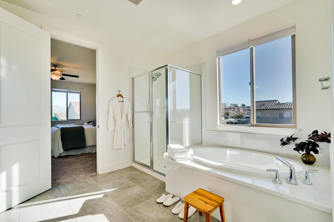 Detail Gallery Image 26 of 32 For 1495 Wildrye Ct, Hollister,  CA 95023 - 4 Beds | 3 Baths