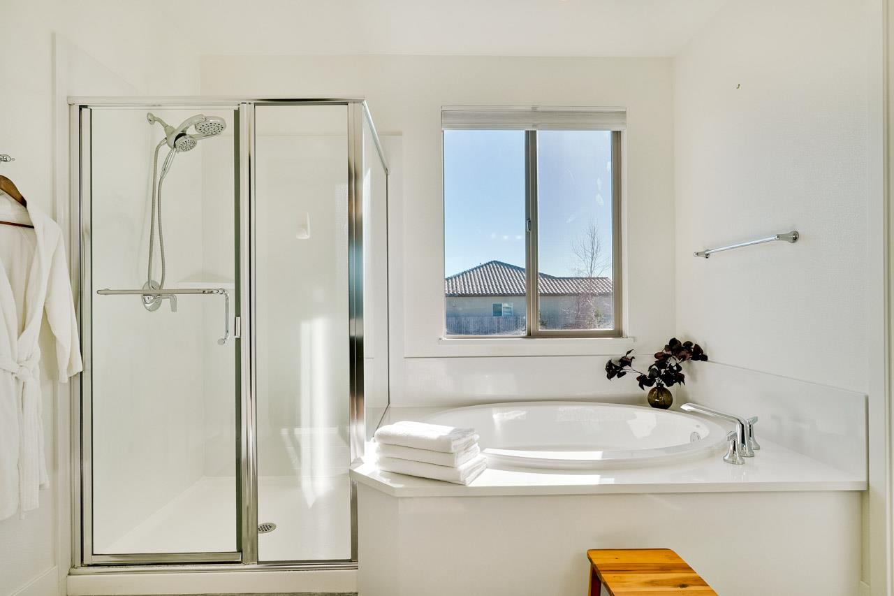 Detail Gallery Image 28 of 32 For 1495 Wildrye Ct, Hollister,  CA 95023 - 4 Beds | 3 Baths