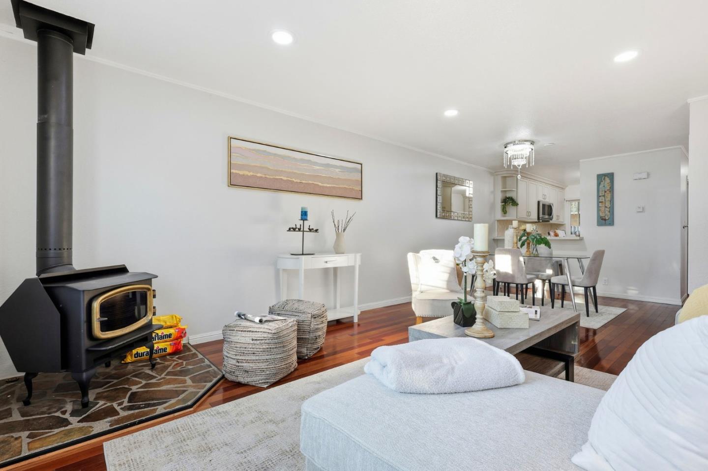 Detail Gallery Image 6 of 28 For 768 Stonegate Dr, South San Francisco,  CA 94080 - 2 Beds | 1/1 Baths