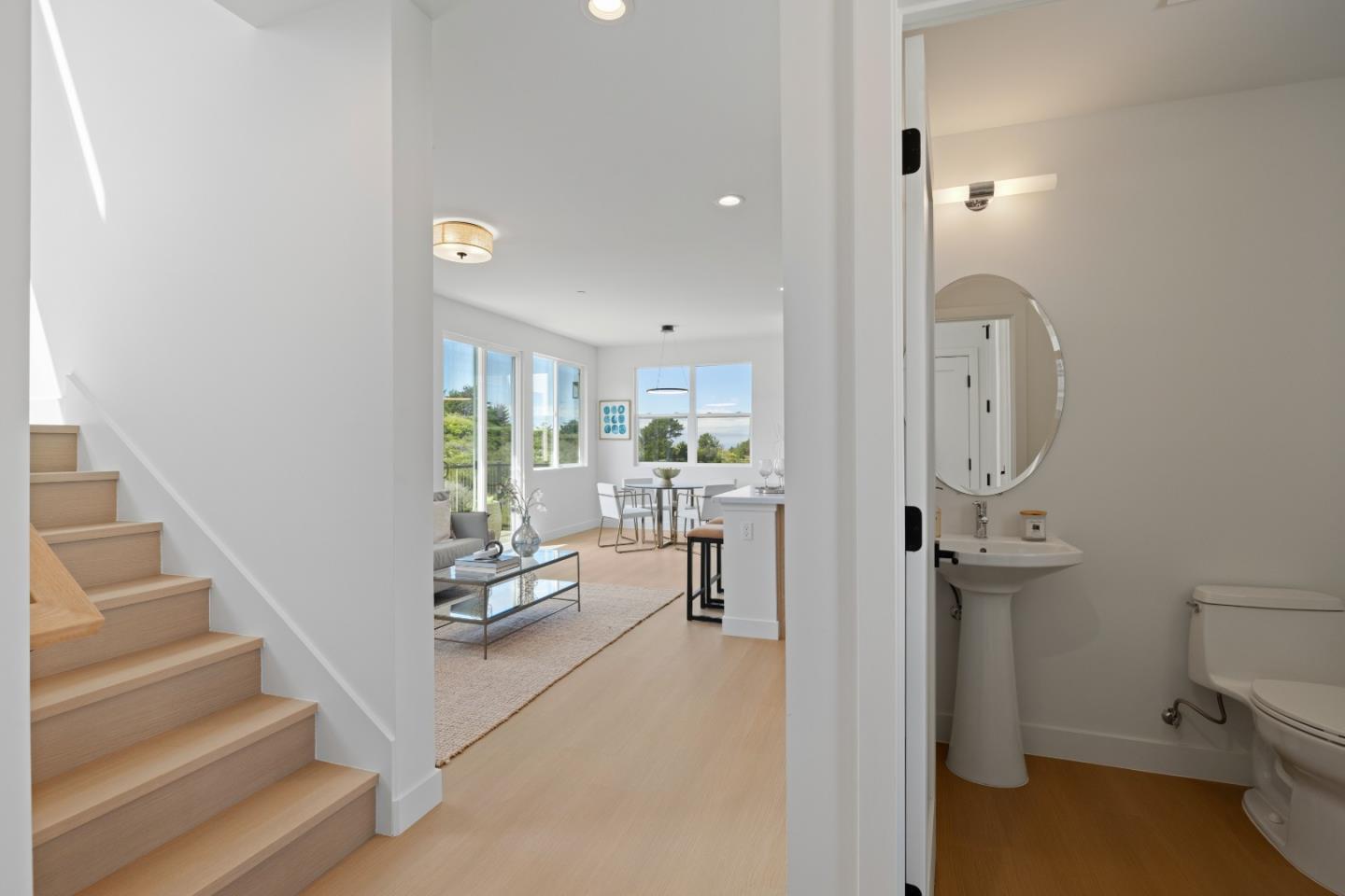 Detail Gallery Image 11 of 27 For 801 Fassler Ave, Pacifica,  CA 94044 - 3 Beds | 2/1 Baths