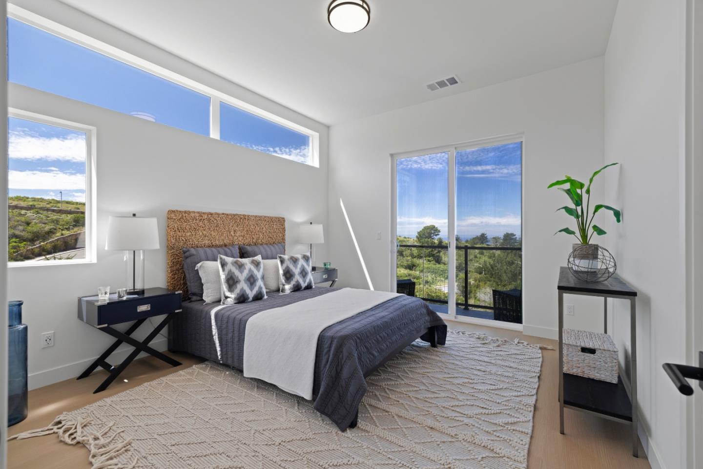 Detail Gallery Image 15 of 27 For 801 Fassler Ave, Pacifica,  CA 94044 - 3 Beds | 2/1 Baths