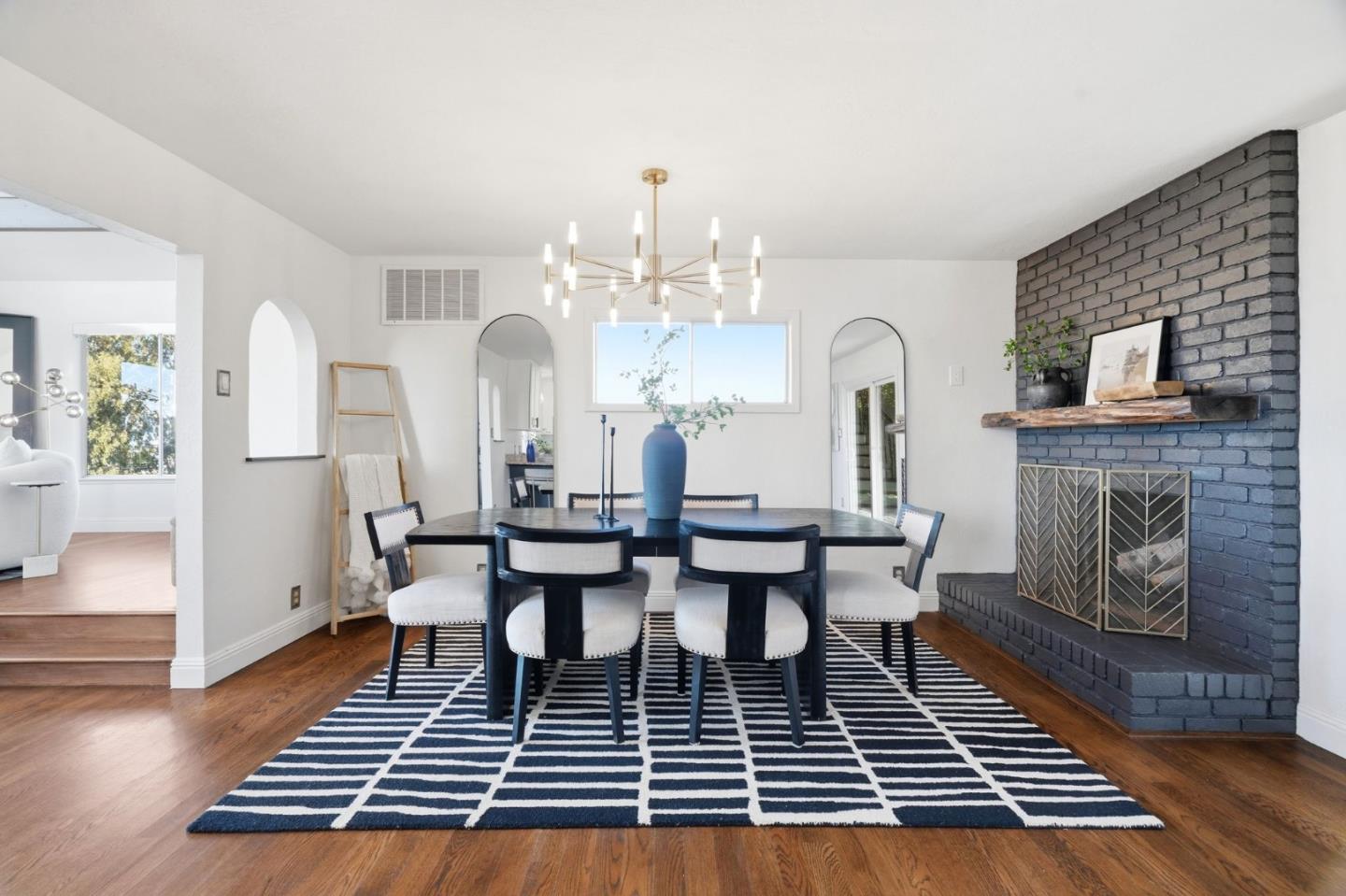 Detail Gallery Image 4 of 58 For 347 Rolling Hills Ave, San Mateo,  CA 94403 - 3 Beds | 3 Baths