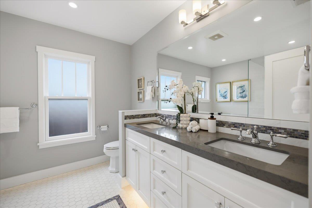 Detail Gallery Image 31 of 62 For 269 Fulton St, Redwood City,  CA 94062 - 3 Beds | 2 Baths