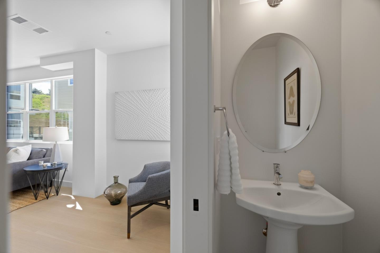 Detail Gallery Image 11 of 23 For 835 Fassler Ave, Pacifica,  CA 94044 - 3 Beds | 3/1 Baths