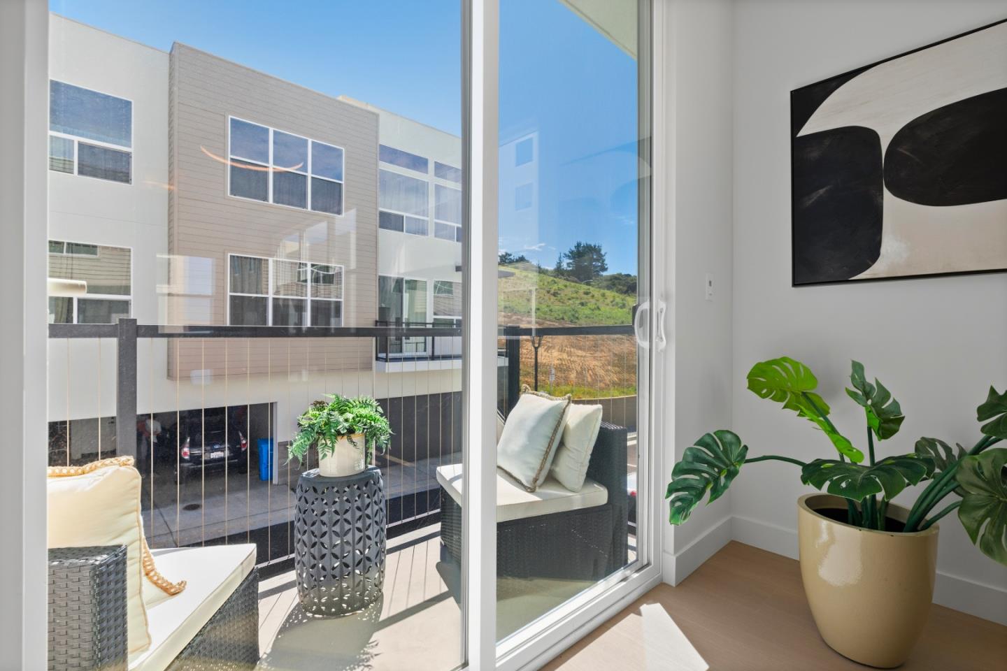 Detail Gallery Image 20 of 23 For 835 Fassler Ave, Pacifica,  CA 94044 - 3 Beds | 3/1 Baths