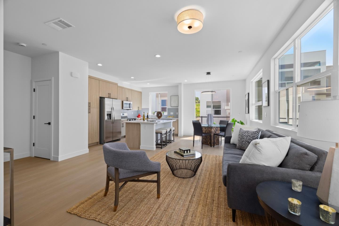 Detail Gallery Image 8 of 23 For 835 Fassler Ave, Pacifica,  CA 94044 - 3 Beds | 3/1 Baths