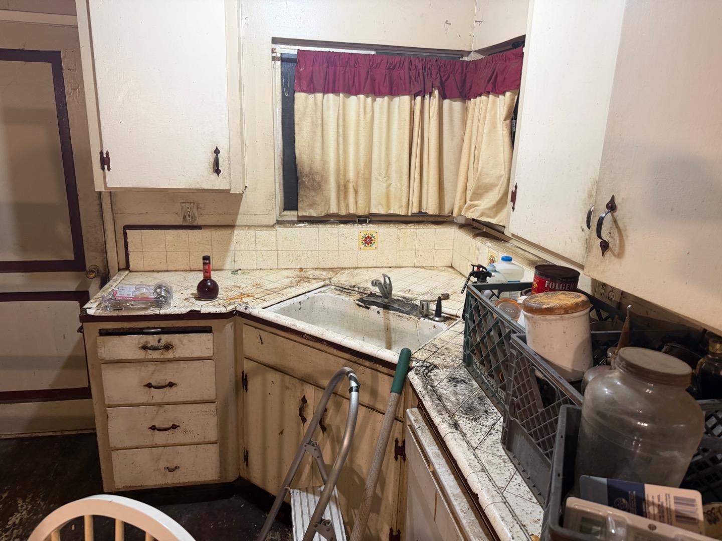 Detail Gallery Image 2 of 11 For 3284 Mattos Ave, San Jose,  CA 95132 - 3 Beds | 2 Baths