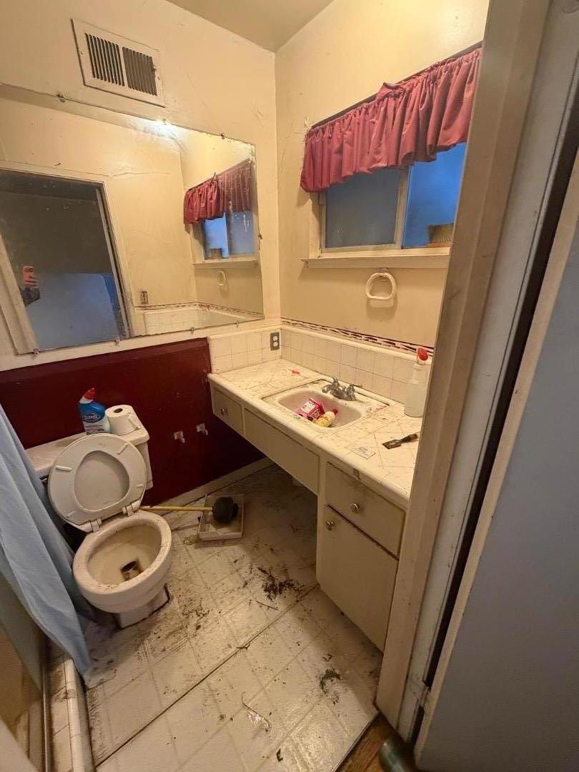 Detail Gallery Image 5 of 11 For 3284 Mattos Ave, San Jose,  CA 95132 - 3 Beds | 2 Baths