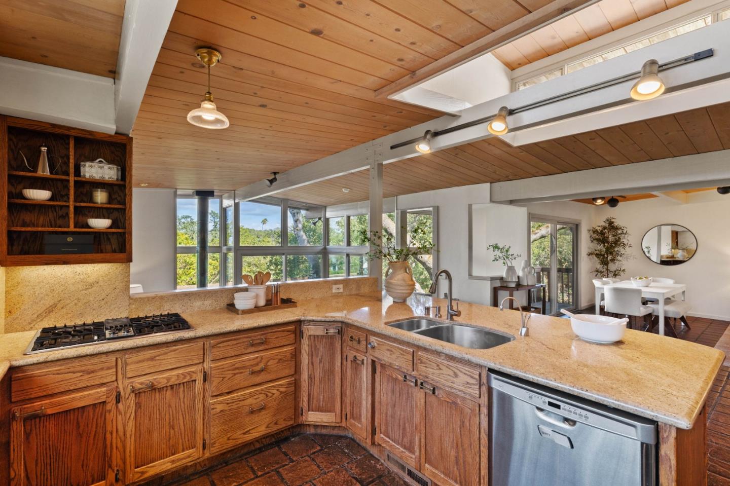 Detail Gallery Image 16 of 38 For 28 Orchard St, Los Gatos,  CA 95030 - 3 Beds | 2 Baths