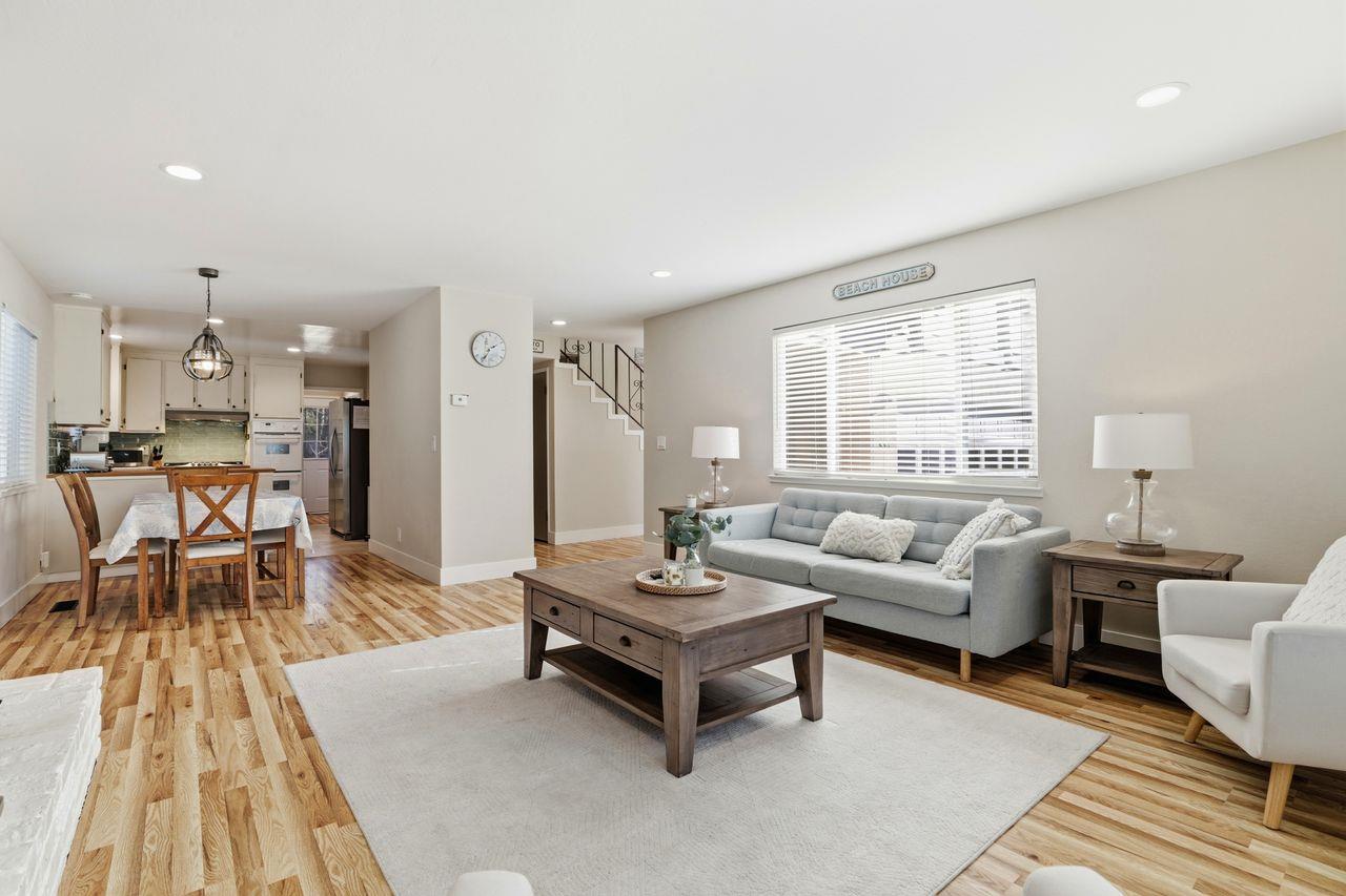 Detail Gallery Image 10 of 72 For 836 Seacliff Dr, Aptos,  CA 95003 - 3 Beds | 2 Baths