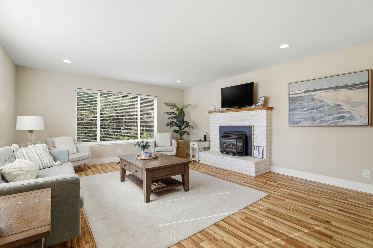 Detail Gallery Image 17 of 72 For 836 Seacliff Dr, Aptos,  CA 95003 - 3 Beds | 2 Baths
