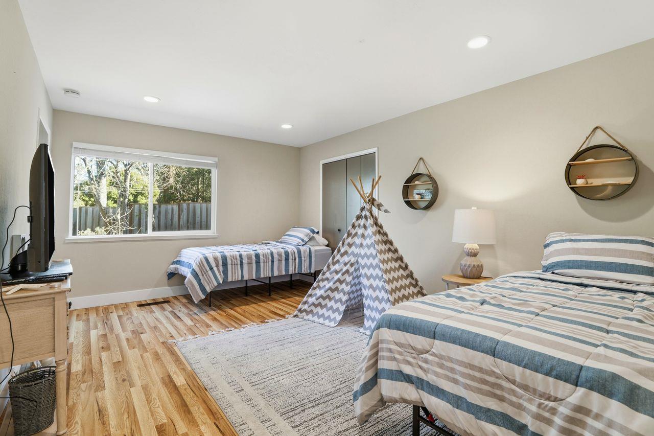 Detail Gallery Image 24 of 72 For 836 Seacliff Dr, Aptos,  CA 95003 - 3 Beds | 2 Baths