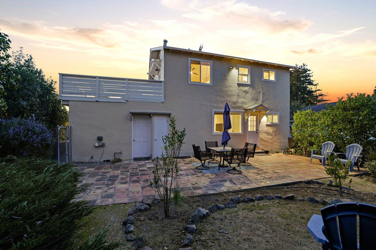 Detail Gallery Image 4 of 72 For 836 Seacliff Dr, Aptos,  CA 95003 - 3 Beds | 2 Baths