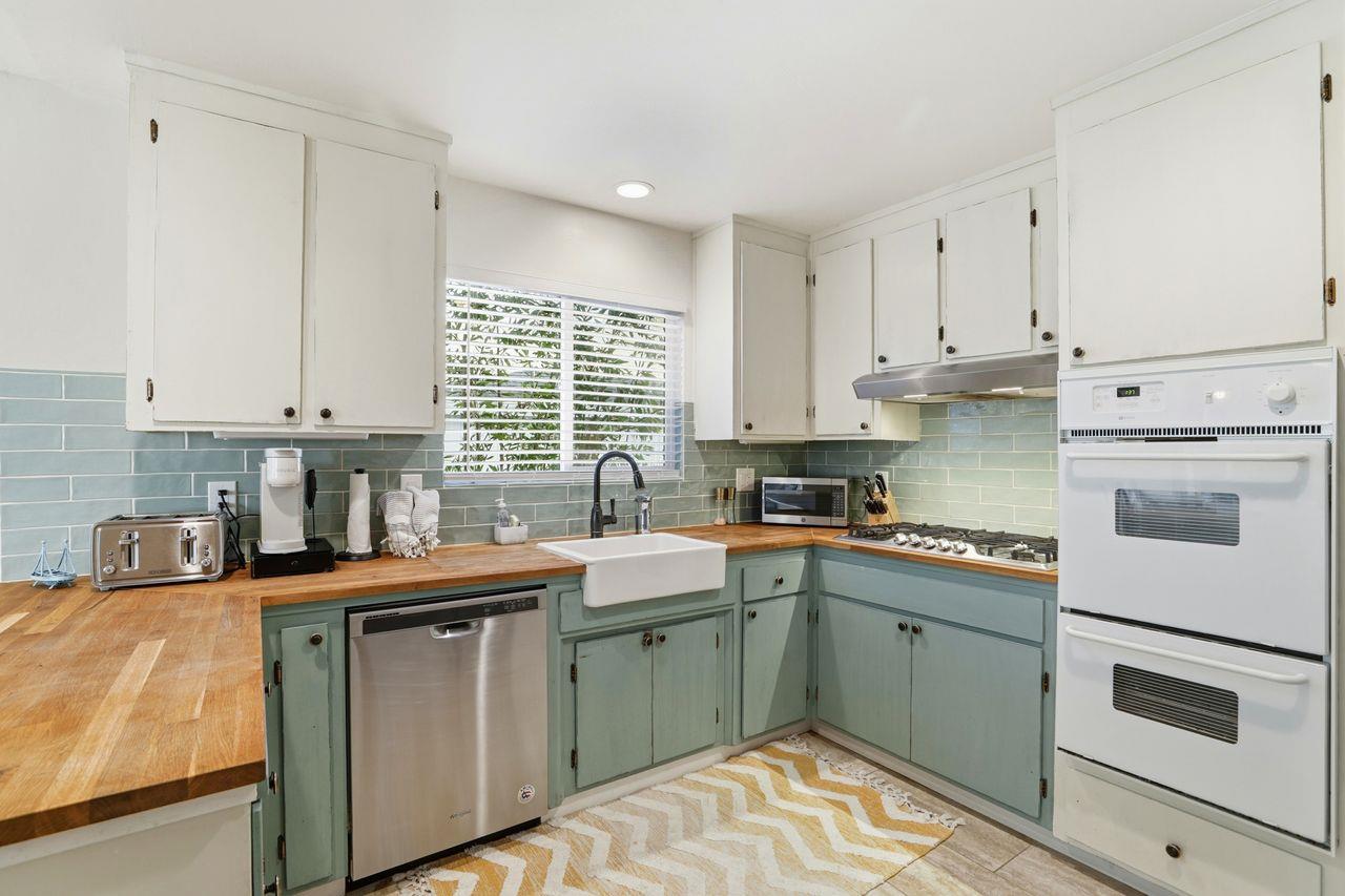 Detail Gallery Image 7 of 72 For 836 Seacliff Dr, Aptos,  CA 95003 - 3 Beds | 2 Baths