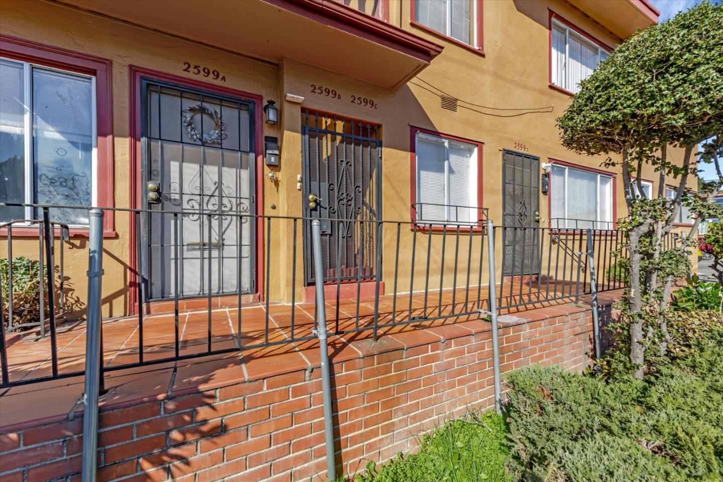 Detail Gallery Image 2 of 8 For 6033 Foothill Blvd, Oakland,  CA 94605 - – Beds | – Baths