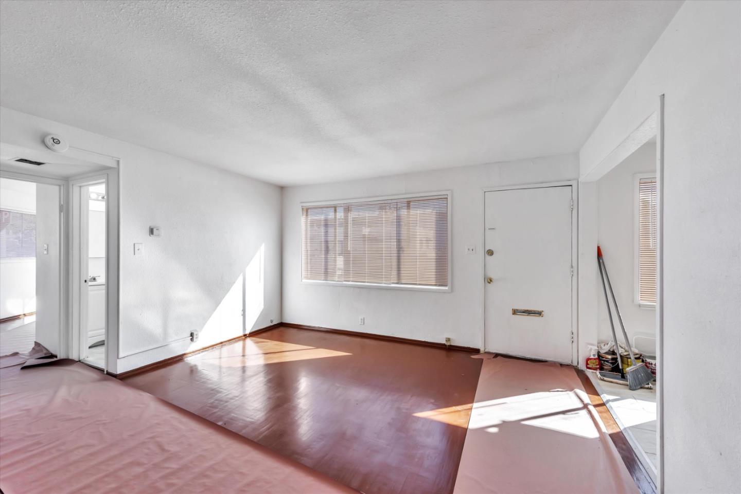 Detail Gallery Image 6 of 8 For 6033 Foothill Blvd, Oakland,  CA 94605 - – Beds | – Baths