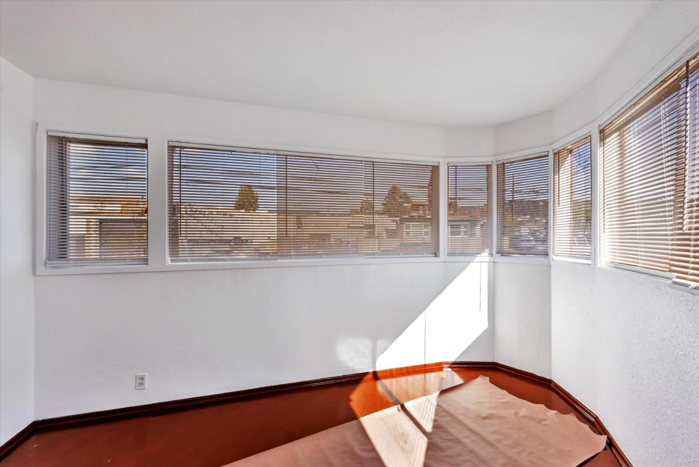 Detail Gallery Image 8 of 8 For 6033 Foothill Blvd, Oakland,  CA 94605 - – Beds | – Baths