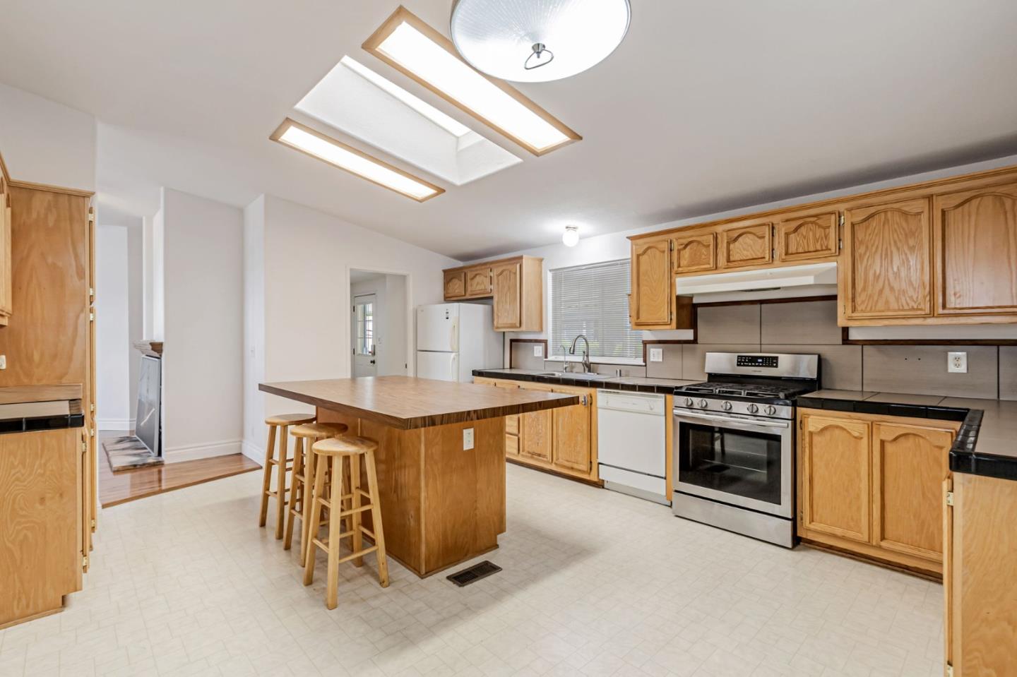 Detail Gallery Image 10 of 51 For 1111 Morse Ave #45,  Sunnyvale,  CA 94089 - 3 Beds | 1 Baths