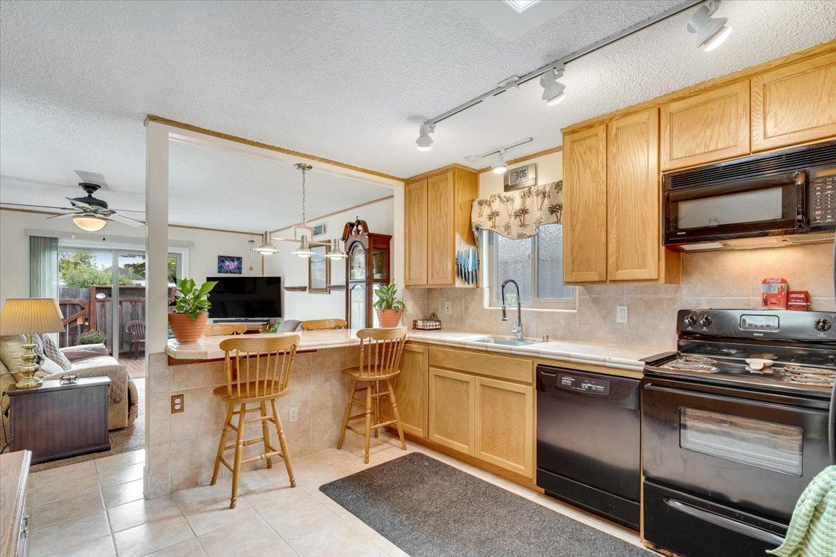 Detail Gallery Image 13 of 26 For 338 Dufour St, Santa Cruz,  CA 95060 - 2 Beds | 1 Baths