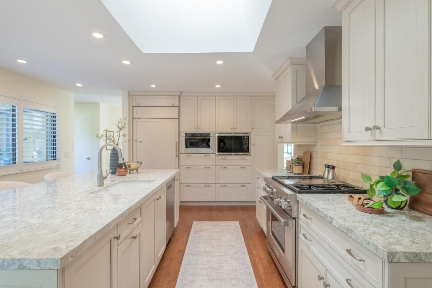 Detail Gallery Image 9 of 35 For 5965 Brookdale Dr, Carmel,  CA 93923 - 5 Beds | 3 Baths