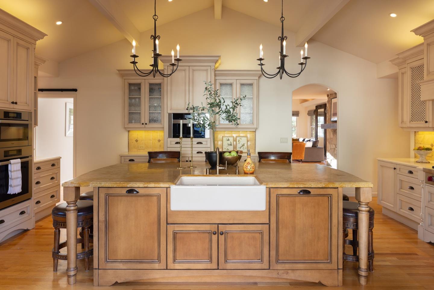 Detail Gallery Image 10 of 27 For 9940 Eddy Rd, Carmel,  CA 93923 - 4 Beds | 3/1 Baths