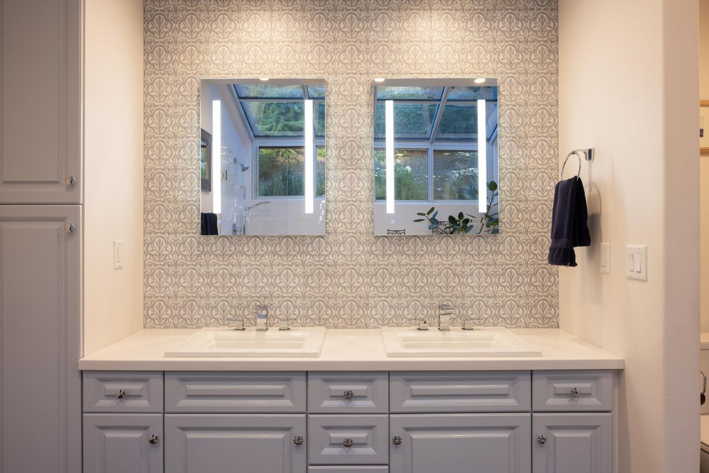 Detail Gallery Image 13 of 27 For 9940 Eddy Rd, Carmel,  CA 93923 - 4 Beds | 3/1 Baths