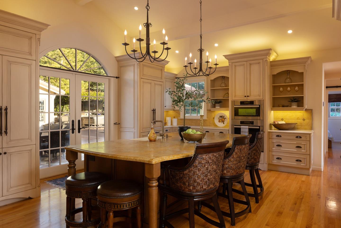 Detail Gallery Image 9 of 27 For 9940 Eddy Rd, Carmel,  CA 93923 - 4 Beds | 3/1 Baths