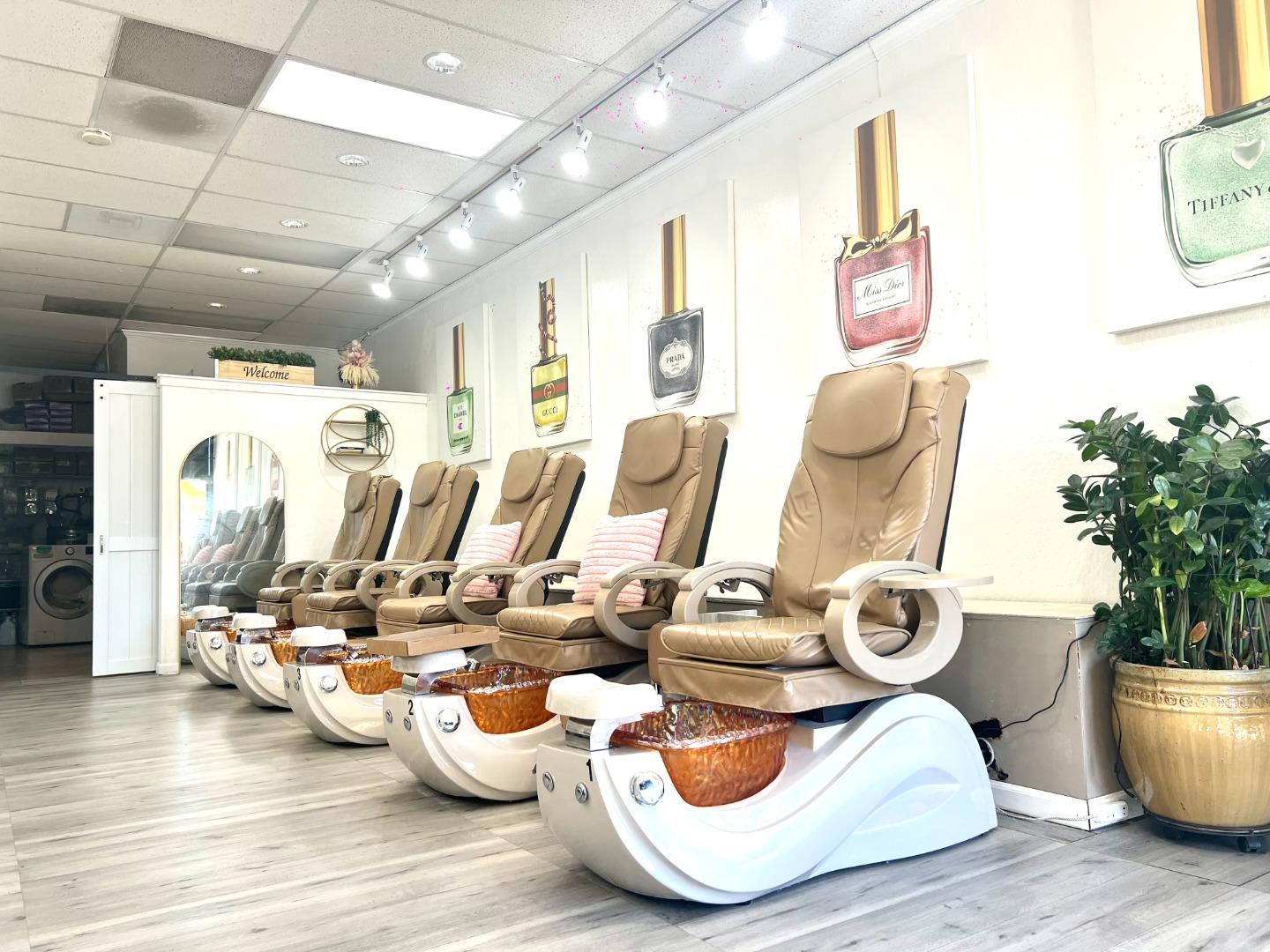 Detail Gallery Image 2 of 8 For 1290 S Bascom, #C, San Jose,  CA 95128 - – Beds | – Baths