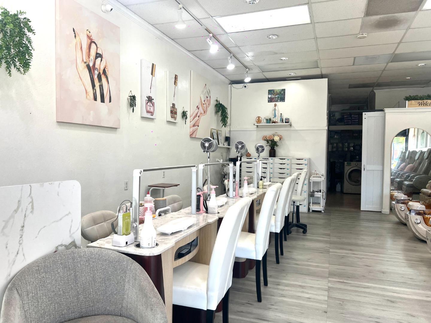 Detail Gallery Image 3 of 8 For 1290 S Bascom, #C, San Jose,  CA 95128 - – Beds | – Baths