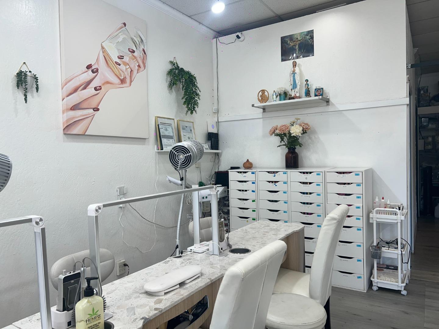 Detail Gallery Image 4 of 8 For 1290 S Bascom, #C, San Jose,  CA 95128 - – Beds | – Baths