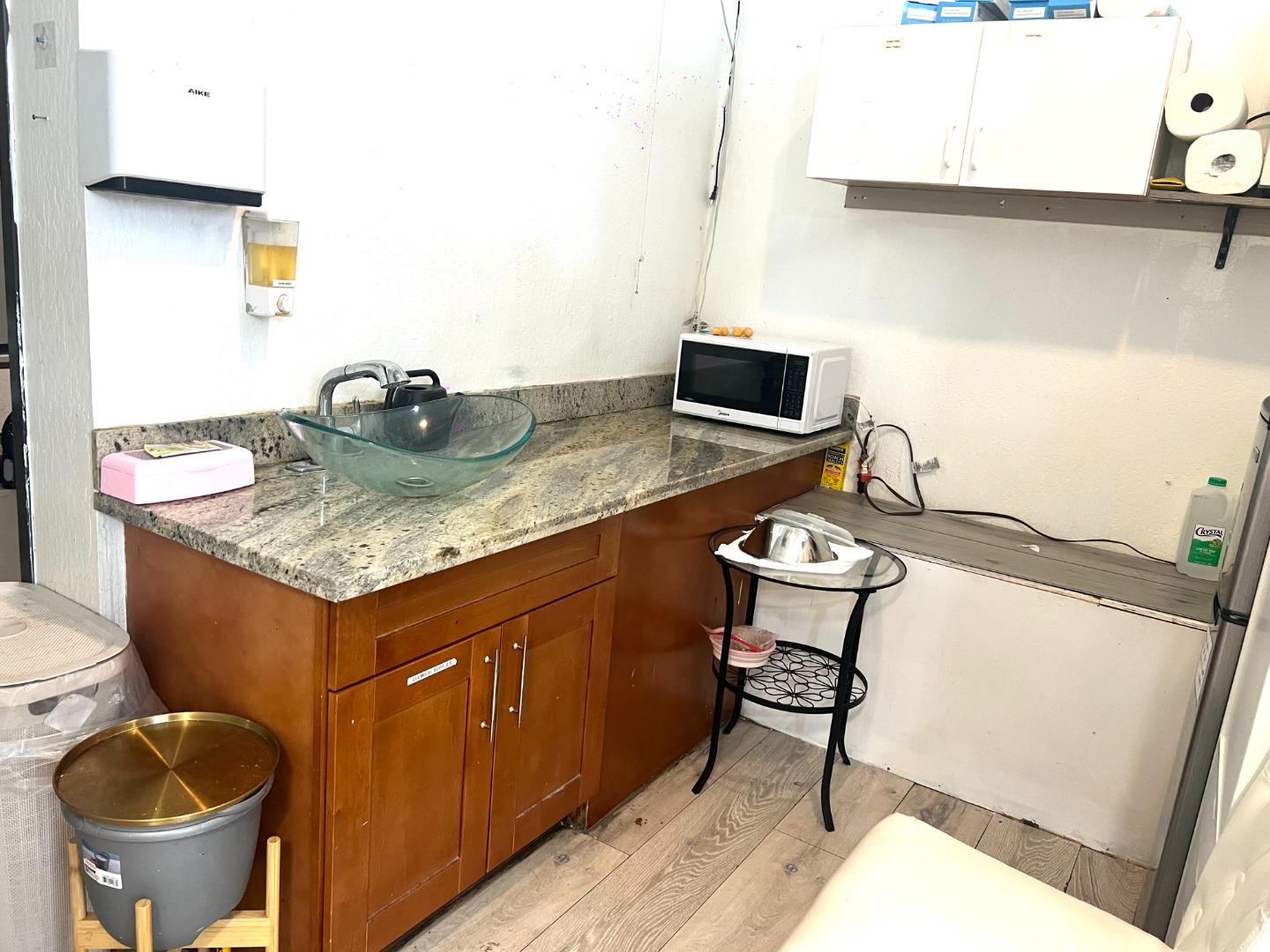 Detail Gallery Image 6 of 8 For 1290 S Bascom, #C, San Jose,  CA 95128 - – Beds | – Baths