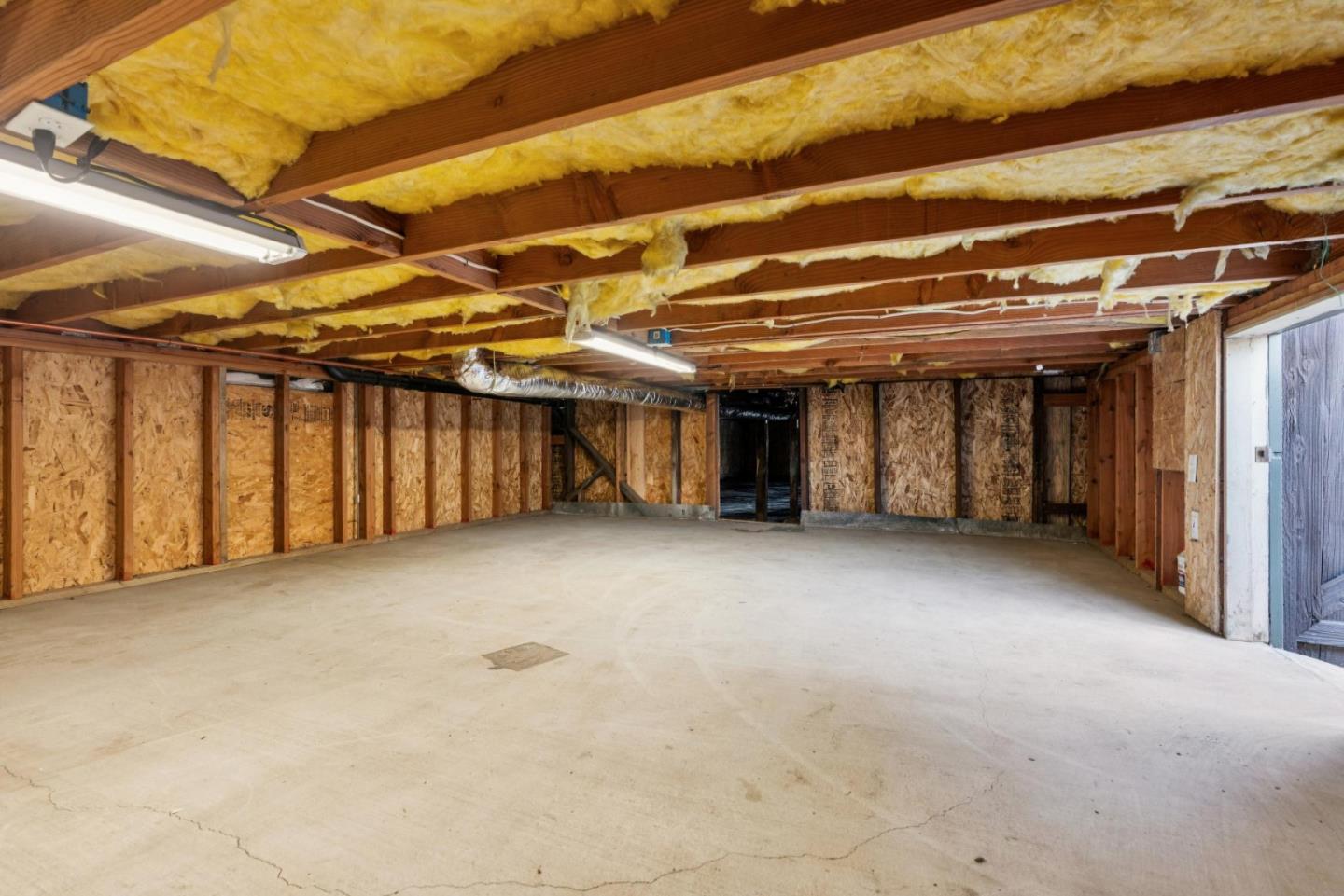 Detail Gallery Image 14 of 15 For 915 52nd St, Oakland,  CA 94608 - 2 Beds | 2 Baths