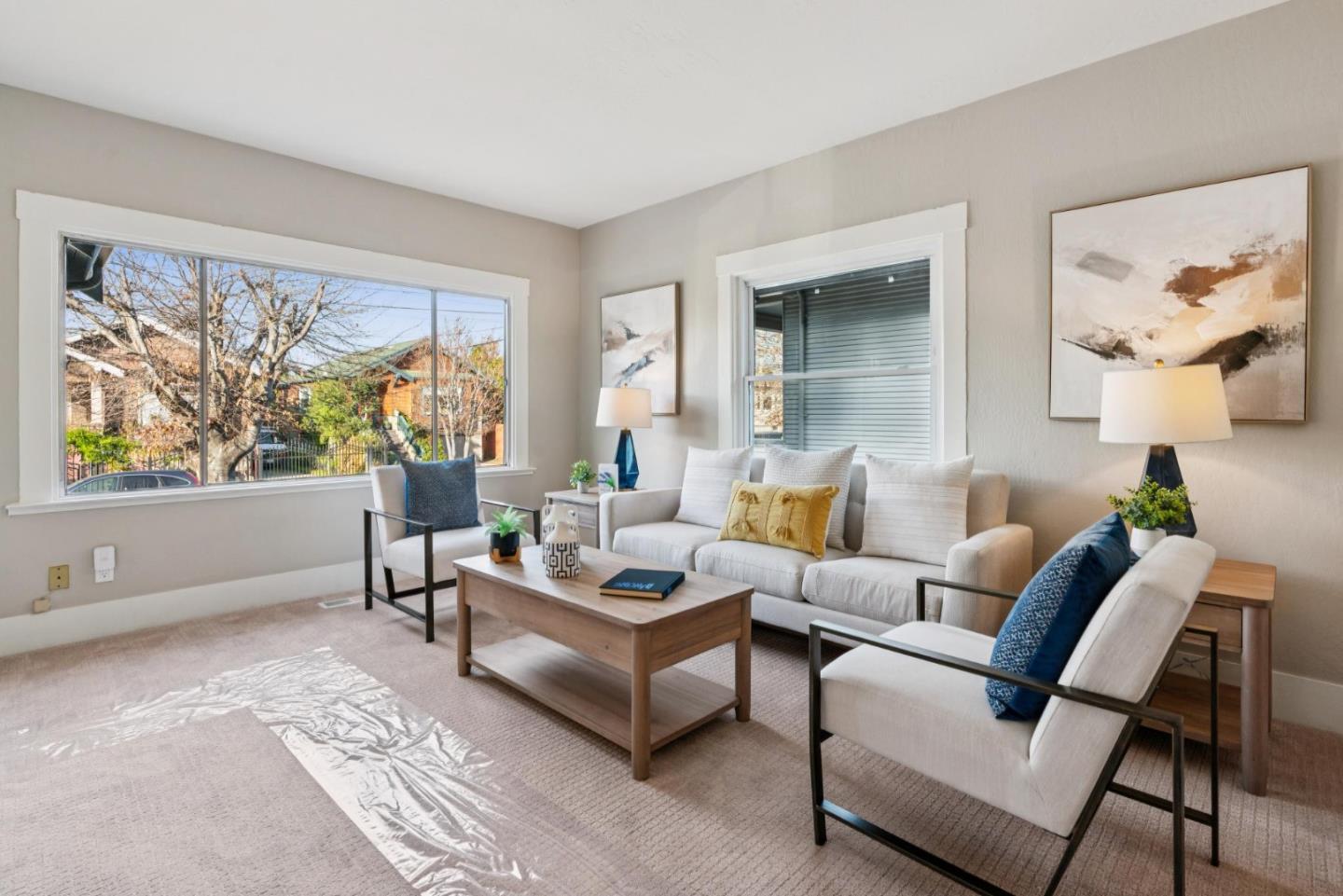 Detail Gallery Image 5 of 15 For 915 52nd St, Oakland,  CA 94608 - 2 Beds | 2 Baths