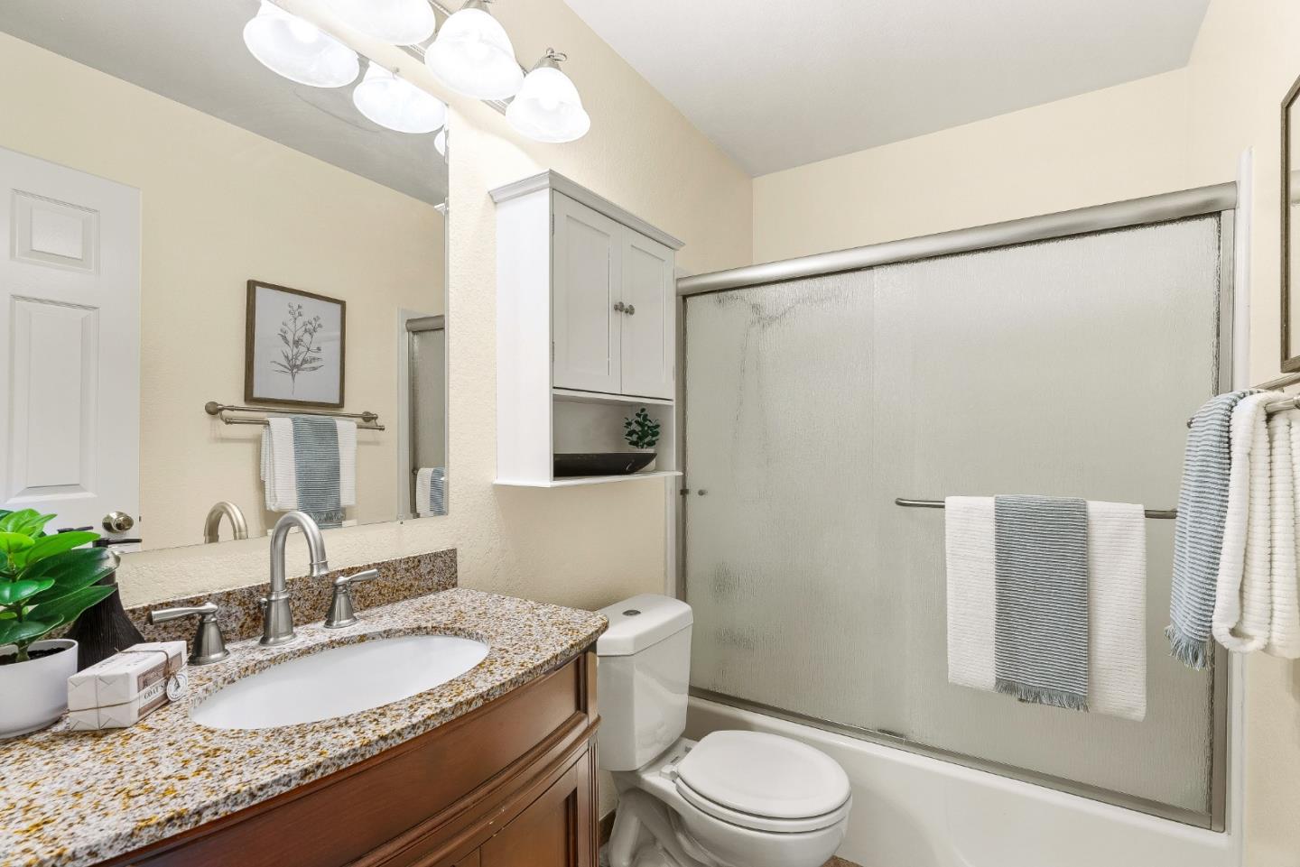 Detail Gallery Image 13 of 35 For 292 Quebrada Del Mar Rd, Marina,  CA 93933 - 3 Beds | 2 Baths