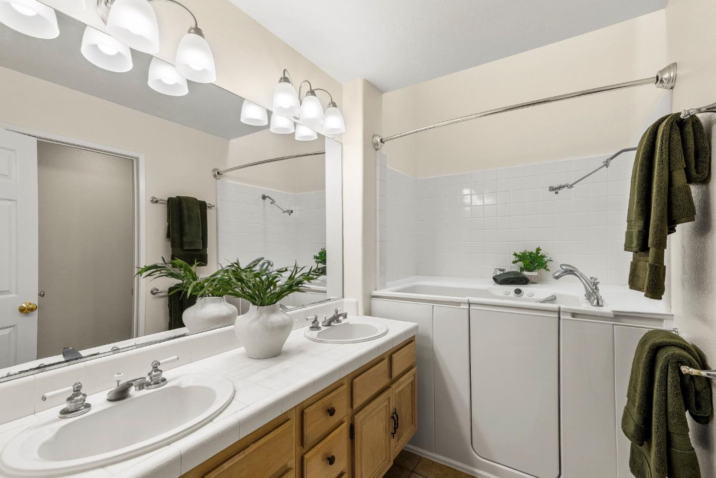 Detail Gallery Image 18 of 35 For 292 Quebrada Del Mar Rd, Marina,  CA 93933 - 3 Beds | 2 Baths