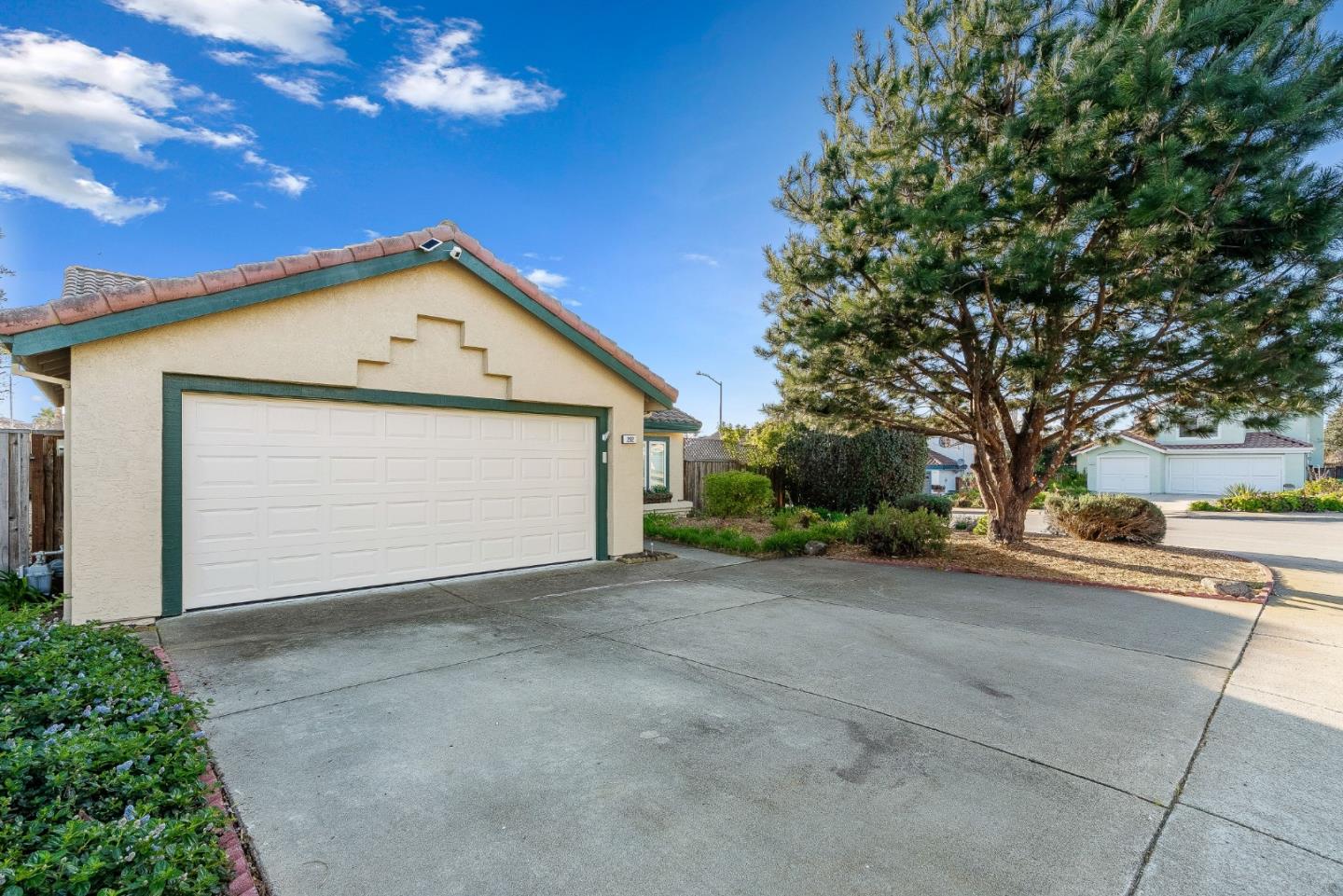 Detail Gallery Image 2 of 35 For 292 Quebrada Del Mar Rd, Marina,  CA 93933 - 3 Beds | 2 Baths