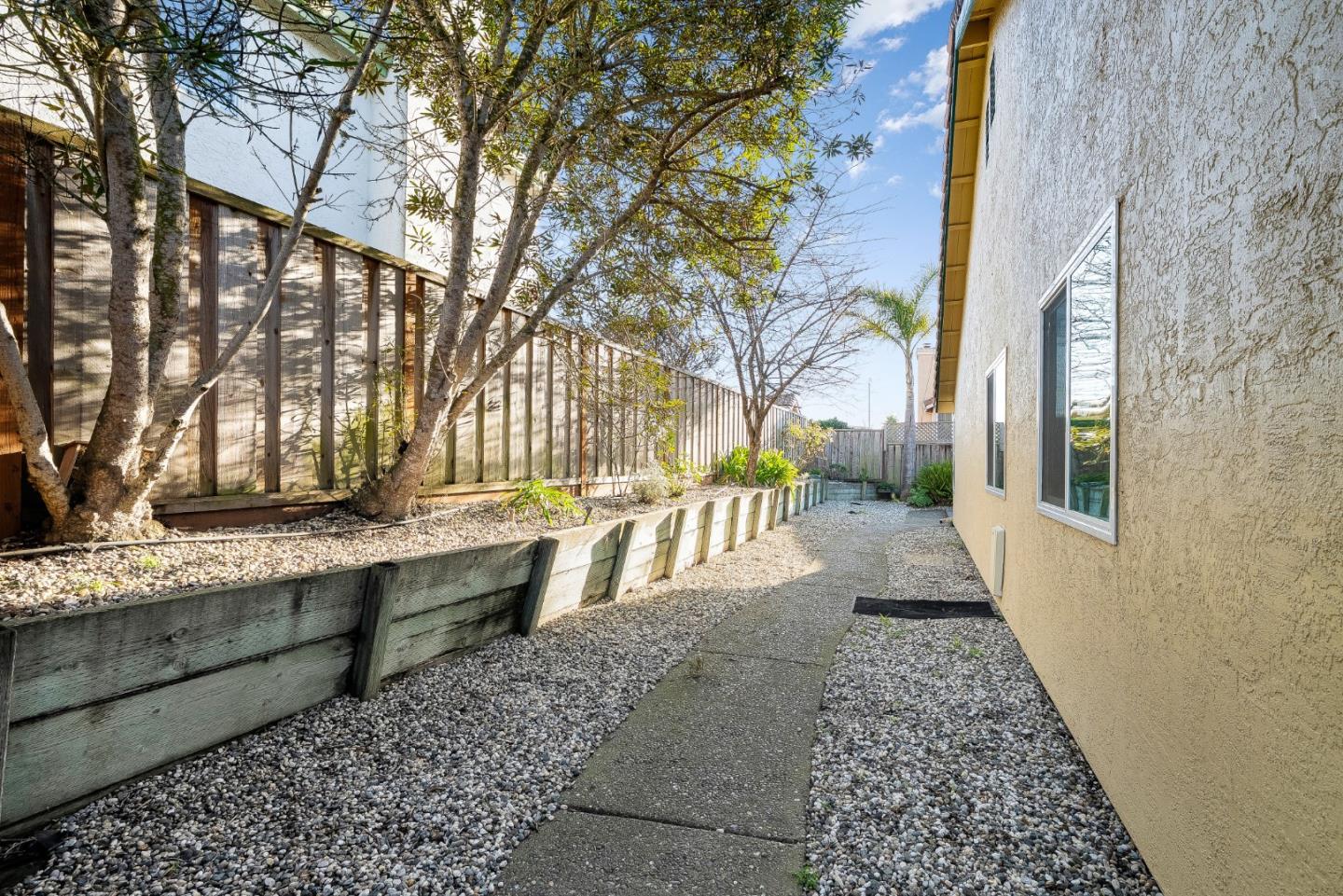 Detail Gallery Image 24 of 35 For 292 Quebrada Del Mar Rd, Marina,  CA 93933 - 3 Beds | 2 Baths