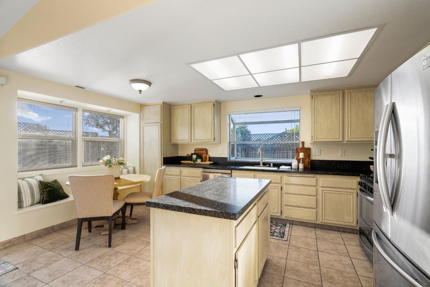 Detail Gallery Image 8 of 35 For 292 Quebrada Del Mar Rd, Marina,  CA 93933 - 3 Beds | 2 Baths