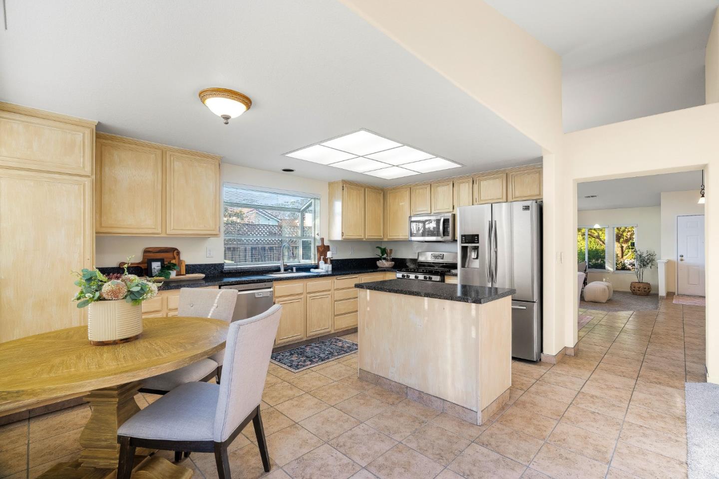 Detail Gallery Image 9 of 35 For 292 Quebrada Del Mar Rd, Marina,  CA 93933 - 3 Beds | 2 Baths