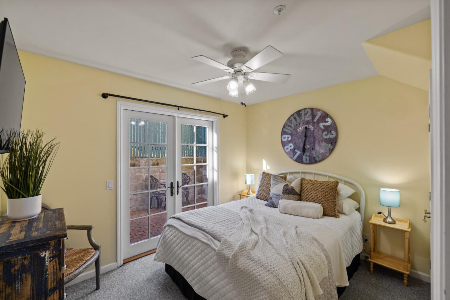 Detail Gallery Image 11 of 24 For 715 Mermaid Ave, Pacific Grove,  CA 93950 - 2 Beds | 2 Baths