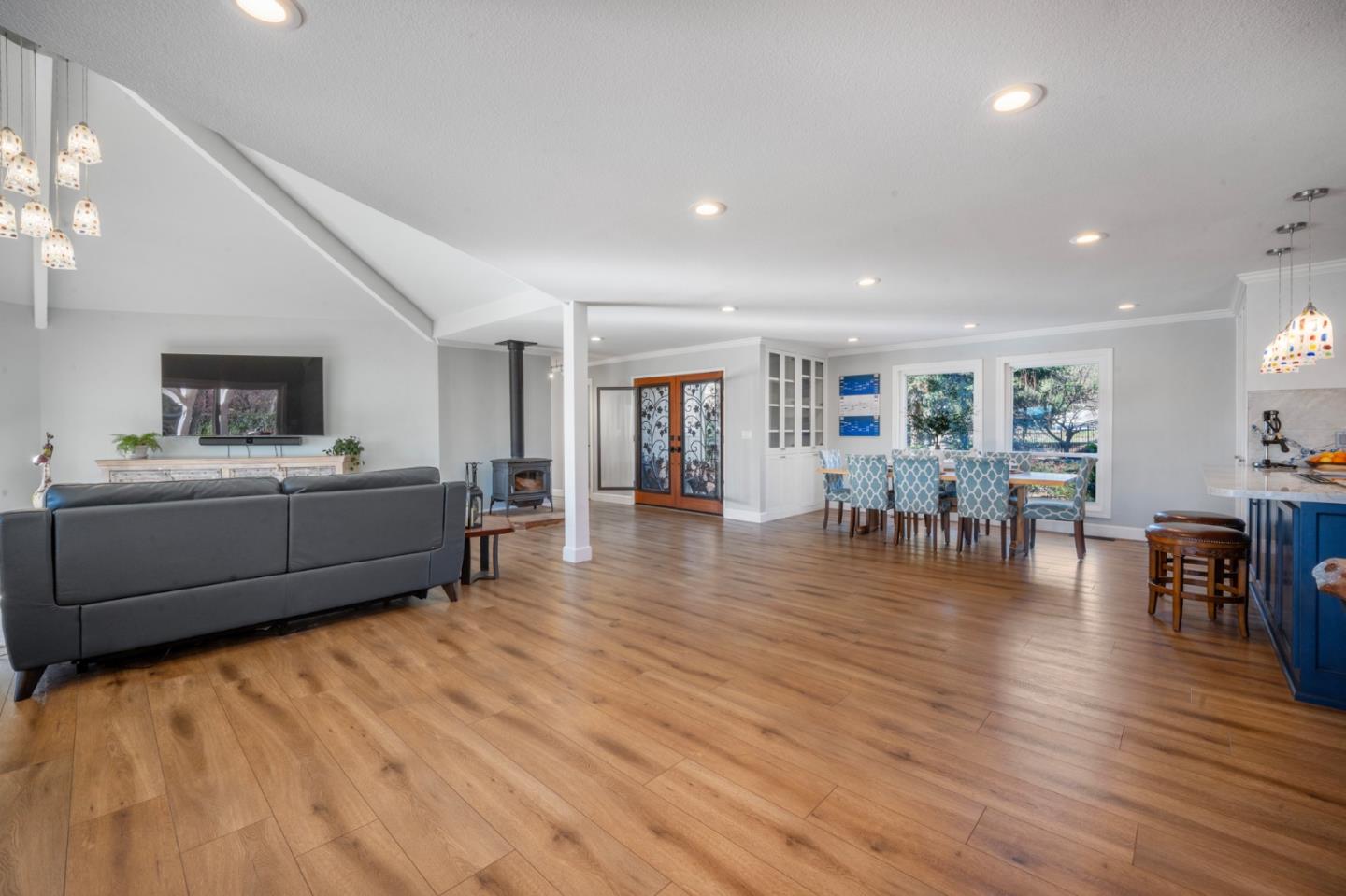 Detail Gallery Image 14 of 55 For 12170 Calle Uvas, Gilroy,  CA 95020 - 4 Beds | 2/1 Baths