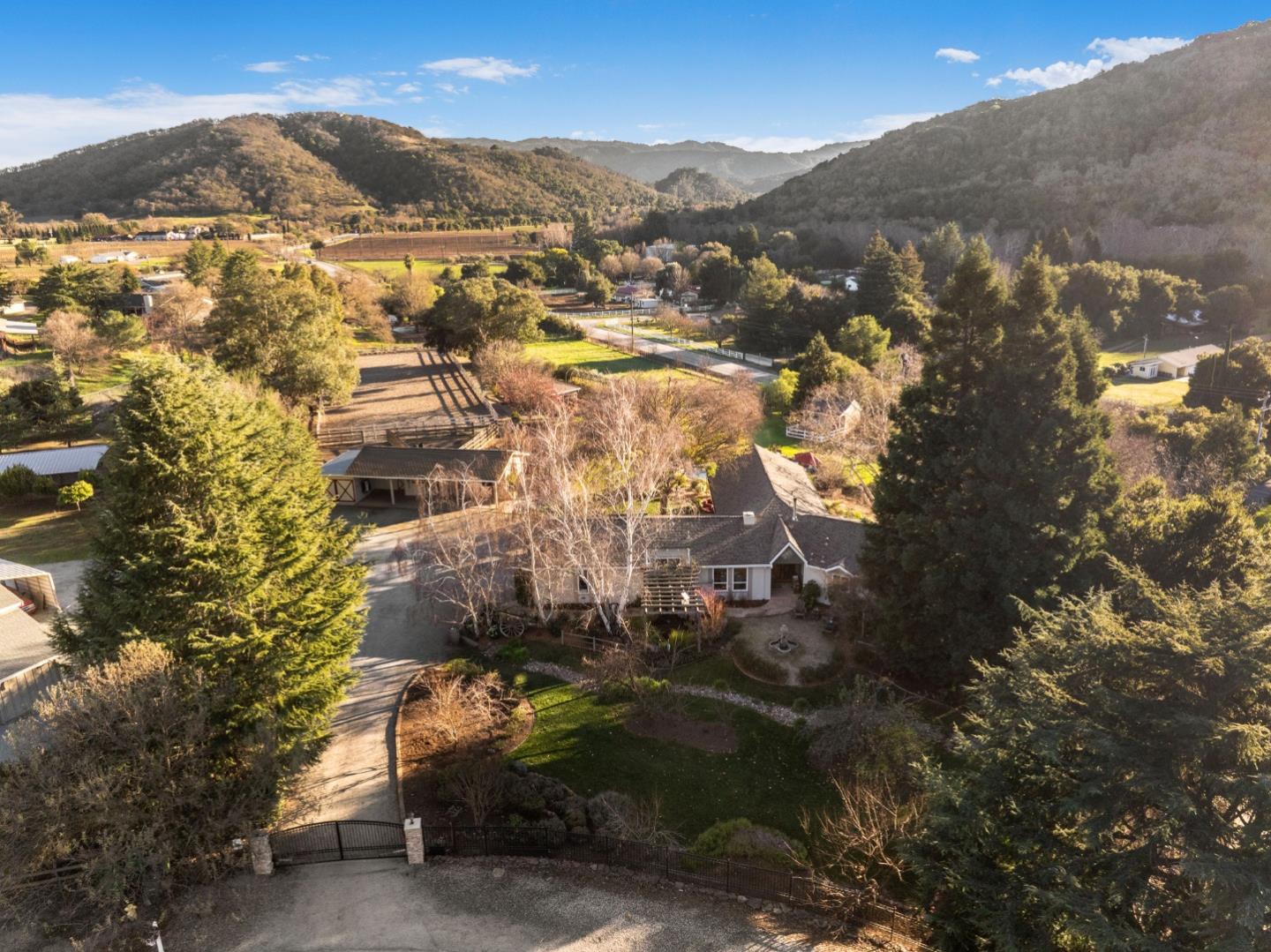 Detail Gallery Image 2 of 55 For 12170 Calle Uvas, Gilroy,  CA 95020 - 4 Beds | 2/1 Baths